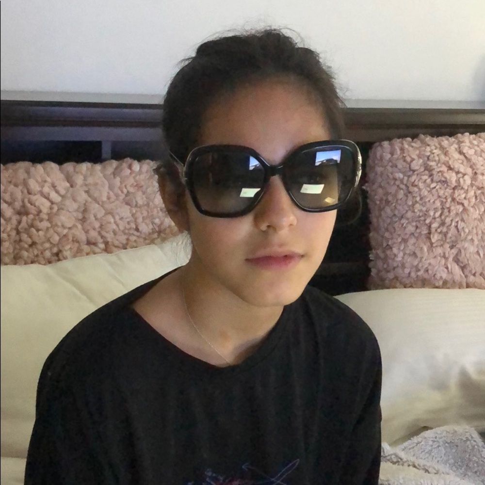 Sun Glasses - Picture 3 of 6